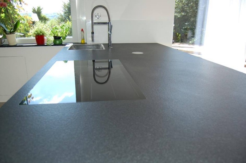 Küchenarbeitsplatte aus schwarzem Granit